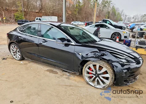 2018 Tesla Model 3 из США, поврежденный, VIN 5YJ3E1EB0JF182932